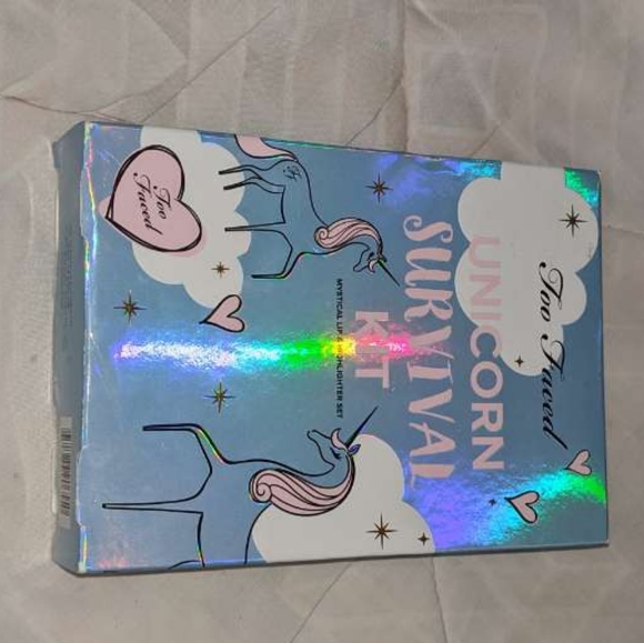 Too Faced Other - Unicorn Survival Makeup Kit